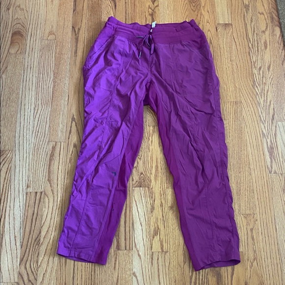 *flaw* Lululemon Studio Pant Size 12 - Picture 7 of 13